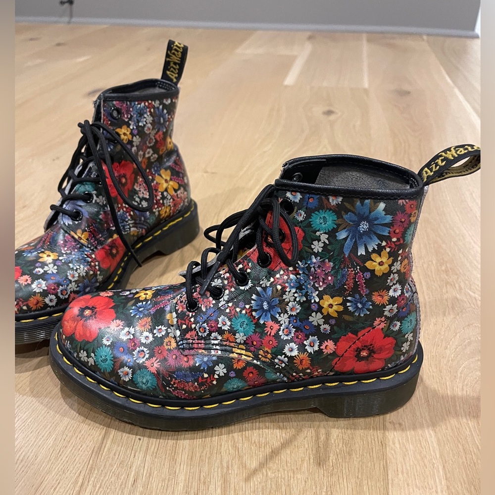 *RARE* Dr. Martens 1460 Pascal Boot